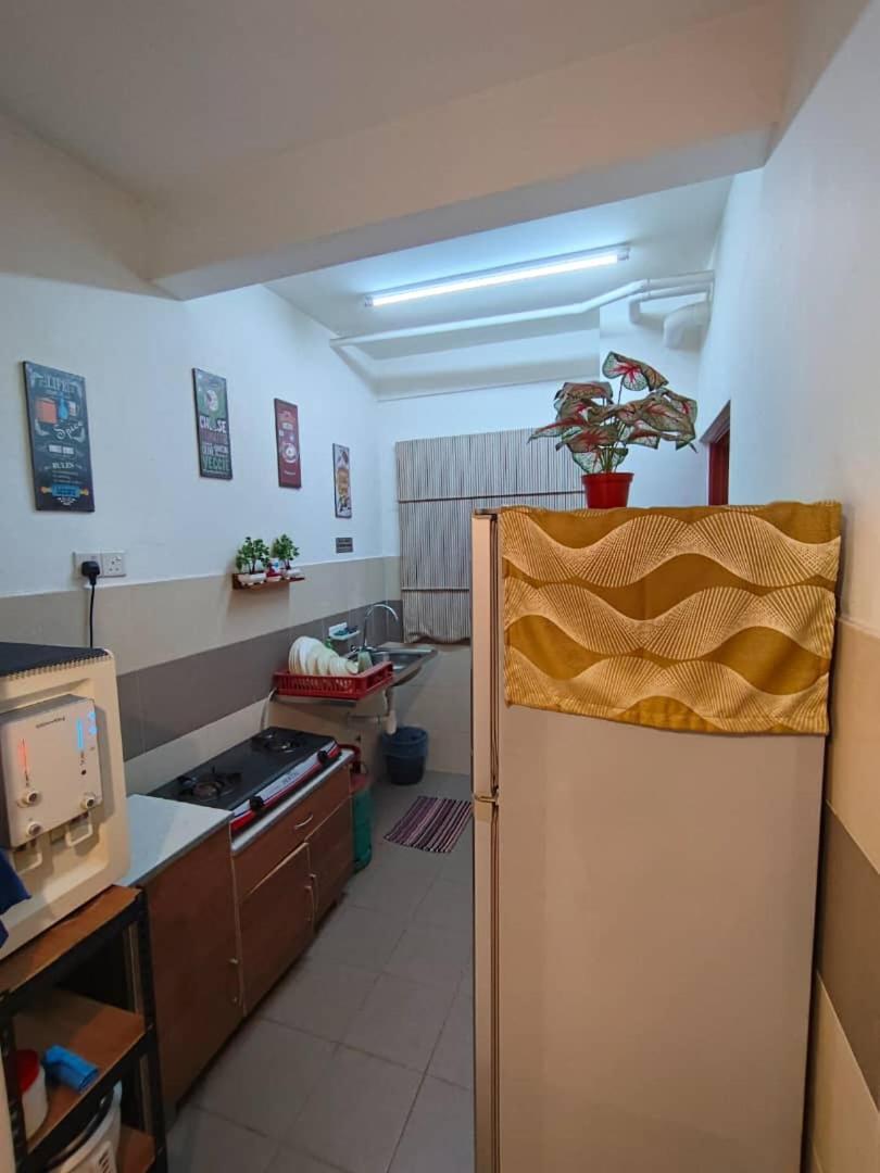 Homestay Budget Kuala Terengganu Tulipsia House Exterior photo